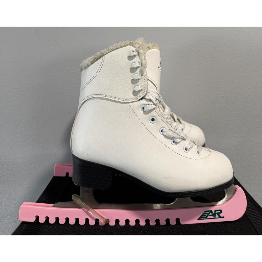 NEW Softskate by Jackson figure ice skates Size 5 With carry case